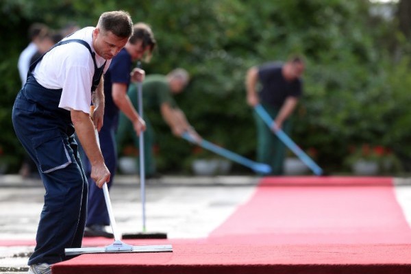 Agencijsko zapošljavanje radnika: poslovna logika i uvjeti rada