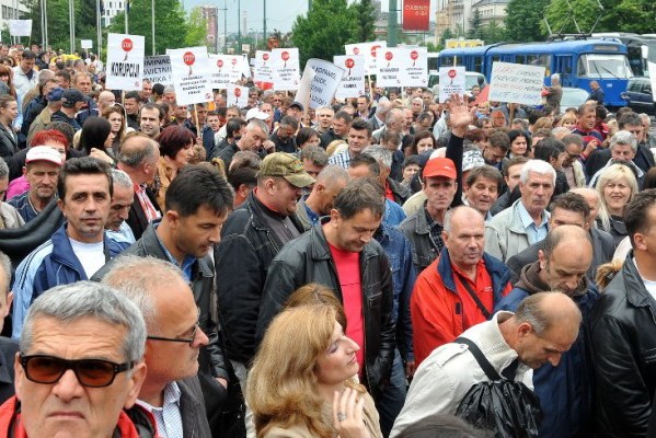 Zakon o radu u sjeni neokolonijalnog politikanstva