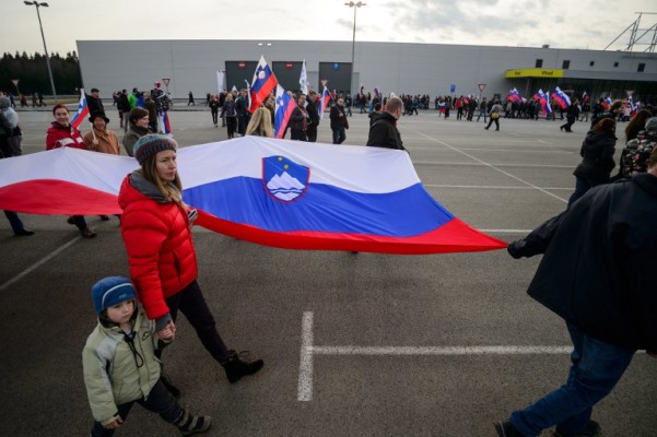 Jedinstvena fronta na slovenskoj desnici?