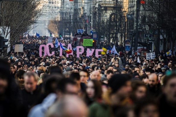 Protest, performans, (a)politika