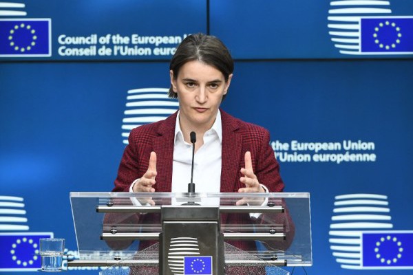Ana Brnabić – neoliberalni algoritam pod zastavom boje duge