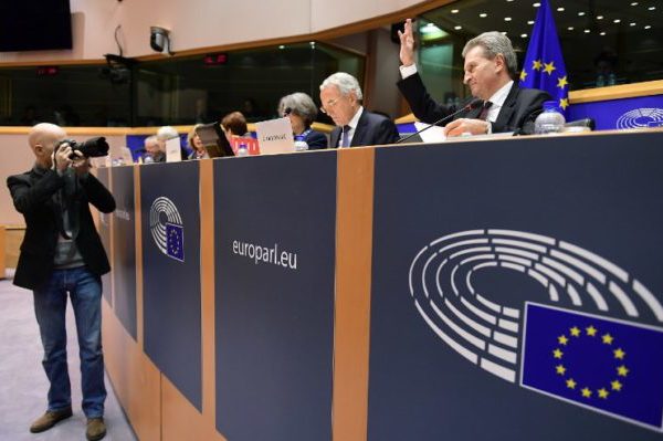 EU parlament bez veta na fosilne projekte