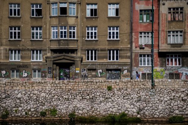 Od đul-bašče do tempirane bombe: sarajevska deponija i smrad infrastrukture u raspadu