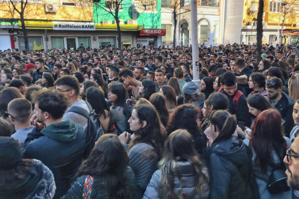 Albanski studenti na nogama