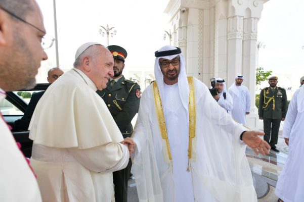 Papa u Emiratima: između ekumenizma i normaliziranja modernog ropstva
