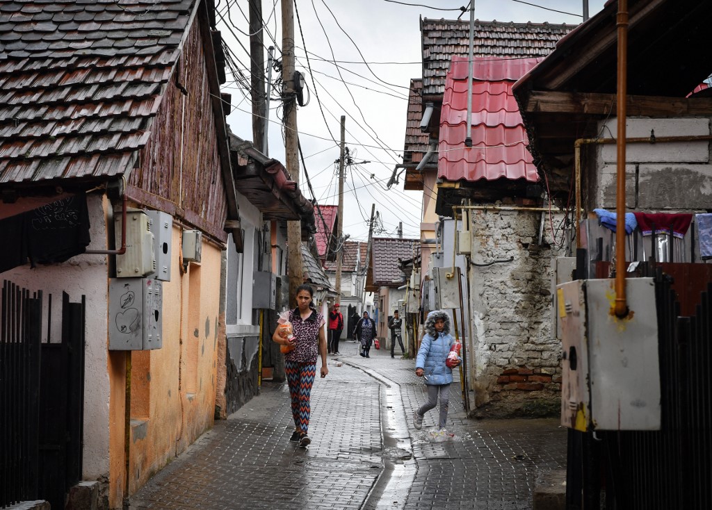 Od nasilja do nasilja: između civilnog društva i države