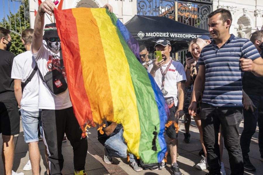 Kažnjen govor mržnje na društvenim mrežama prema LGBTIQ zajednici