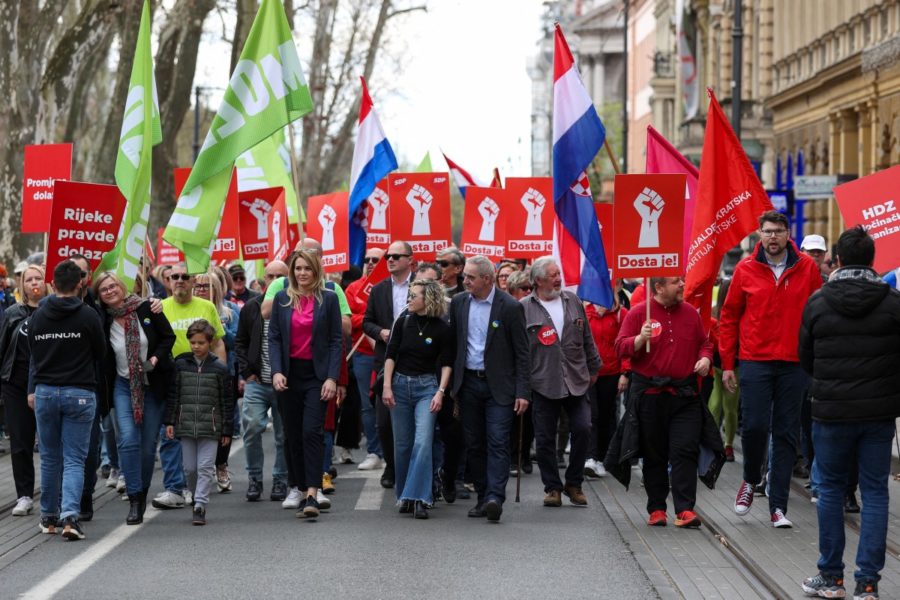 Politika u meandrima WhatsAppa